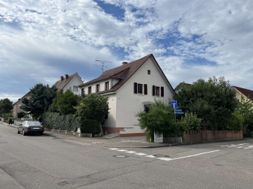 Gepflegtes Einfamilienhaus mit Garten in zentraler Lage von Bad Krozingen, 79189 Bad Krozingen, Einfamilienhaus