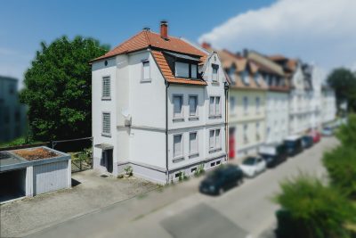 Freiburg-St. Georgen: Solides Dreifamilienhaus für Eigennutzer und Investoren, 79111 Freiburg im Breisgau / Sankt Georgen, Mehrfamilienhaus