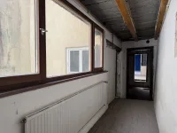 Flur_1.OG_zur Gewerbefläche