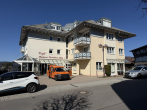 Außenansicht - Bezugsfrei: Renovierungsbedürftige 3,5-Zimmer-Dachgeschosswohnung mit Loggia & TG-Stellplatz