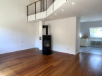 Wohnzimmer - Leerstehende und sofort bezugsfreie 4-Zimmer-Maisonettewohnung im Dachgeschoss