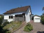 Blick_v_Straße - RESERVIERT: Freistehendes Einfamilienhaus mit Garage in ruhiger Wohngegend