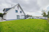 Außen (2) - Modernes Einfamilienhaus mit Außenpool in idyllischer Ortsrandlage