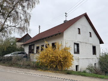 Großzügiges Grundstück mit abrissfähigem Einfamilienhaus und Schuppen in Tengen – Wiechs am Randen, 78250 Tengen / Wiechs am Randen, Einfamilienhaus