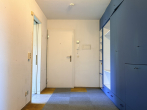 Flur - Charmante 2-Zimmer-Wohnung mit zwei Balkonen in Freiburg-Betzenhausen auf Erbbaurecht