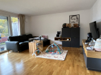 Wohnzimmer(2) - Vermietete 2-Zimmer-Wohnung im 1.DG mit großem Balkon und KFZ-Stellplatz im Freien