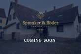 COMINGSOON - COMING SOON: Historisches Einfamilienhaus mit Scheune zur Entwicklung