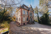Bild - Denkmalgeschützte Altbauvilla mit Parkanlage in Freiburger Bestlage