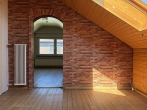 Zimmer im Dachgeschoss - Bezugsfreies Einfamilienhaus mit großer Terrasse, Garage und schönem Garten