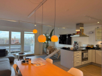 Blick_zur_Küche - Maisonettewohnung im Dachgeschoss mit exklusivem Vogesen- und Hochburg-Blick