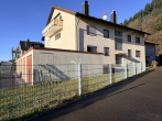 Eingangsseite - Bezugsfreie 3-Zimmer-Dachgeschosswohnung mit Balkon und Garage in Waldkirch-Buchholz