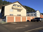 Frontansicht(3) - Bezugsfreie 3-Zimmer-Dachgeschosswohnung mit Balkon und Garage in Waldkirch-Buchholz