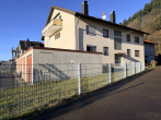 Eingangsseite - Bezugsfreie 3-Zimmer-Dachgeschosswohnung mit Balkon und Garage in Waldkirch-Buchholz