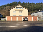 Frontansicht(2) - Bezugsfreie 3-Zimmer-Dachgeschosswohnung mit Balkon und Garage in Waldkirch-Buchholz