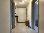 Flur - Vermietete 2-Zimmer-Wohnung im 1.DG mit großem Balkon und KFZ-Stellplatz im Freien