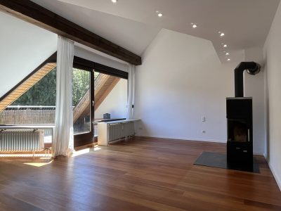 Leerstehende und sofort bezugsfreie 4-Zimmer-Maisonettewohnung im Dachgeschoss, 79100 Freiburg, Maisonettewohnung