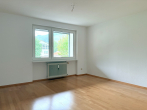 Schlafzimmer - Leerstehende 2-Zimmer-Wohnung mit großem Balkon und Stellplatz im Freien