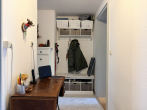Flur - Kurzfristig bezugsfreie Eigentumswohnung im Hochparterre mit Balkon und Außenstellplatz