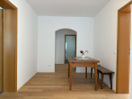 Flur im Untergeschoss - Charmantes Einfamilienhaus mit moderner Einliegerwohnung in beliebter Lage von Lörrach-Tumringen